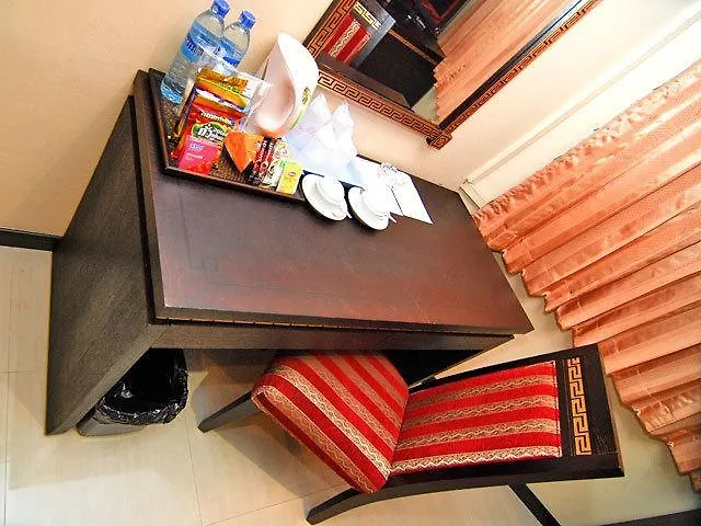 Lucky Palace Hotel 3*